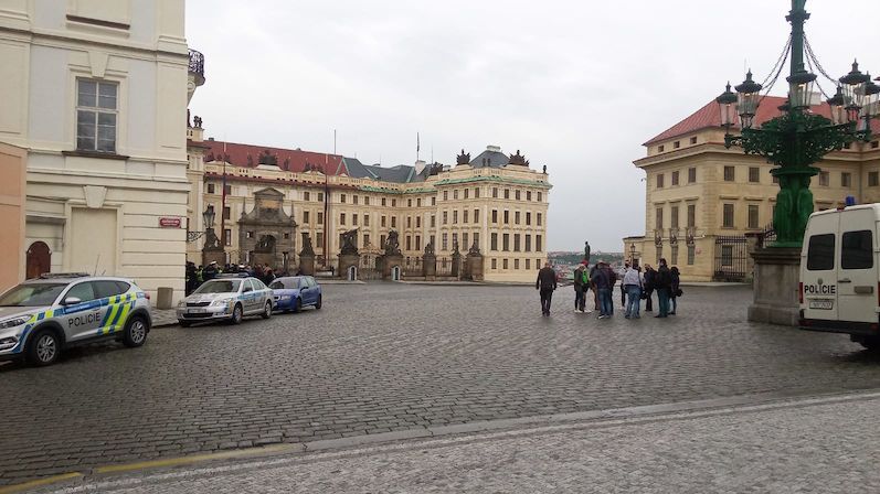 Nejvyšší soud se zastal muže odsouzeného za telefonát o bombách u Pražského hradu